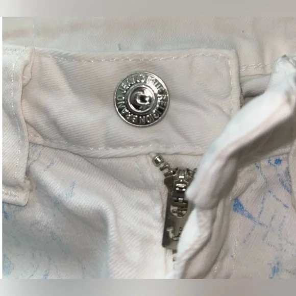 🔥TRUE RELIGION!! DESIGNER WHITE DENIM JEANS WITH BLUE DETAILING!! 🔥 - Picture 8 of 15